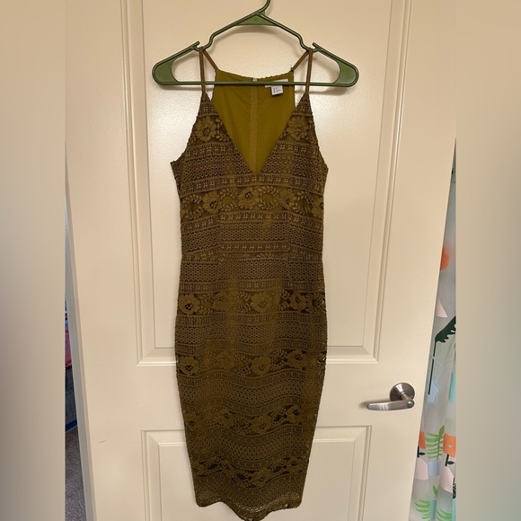 Elegant green dress - Picture 1 of 2